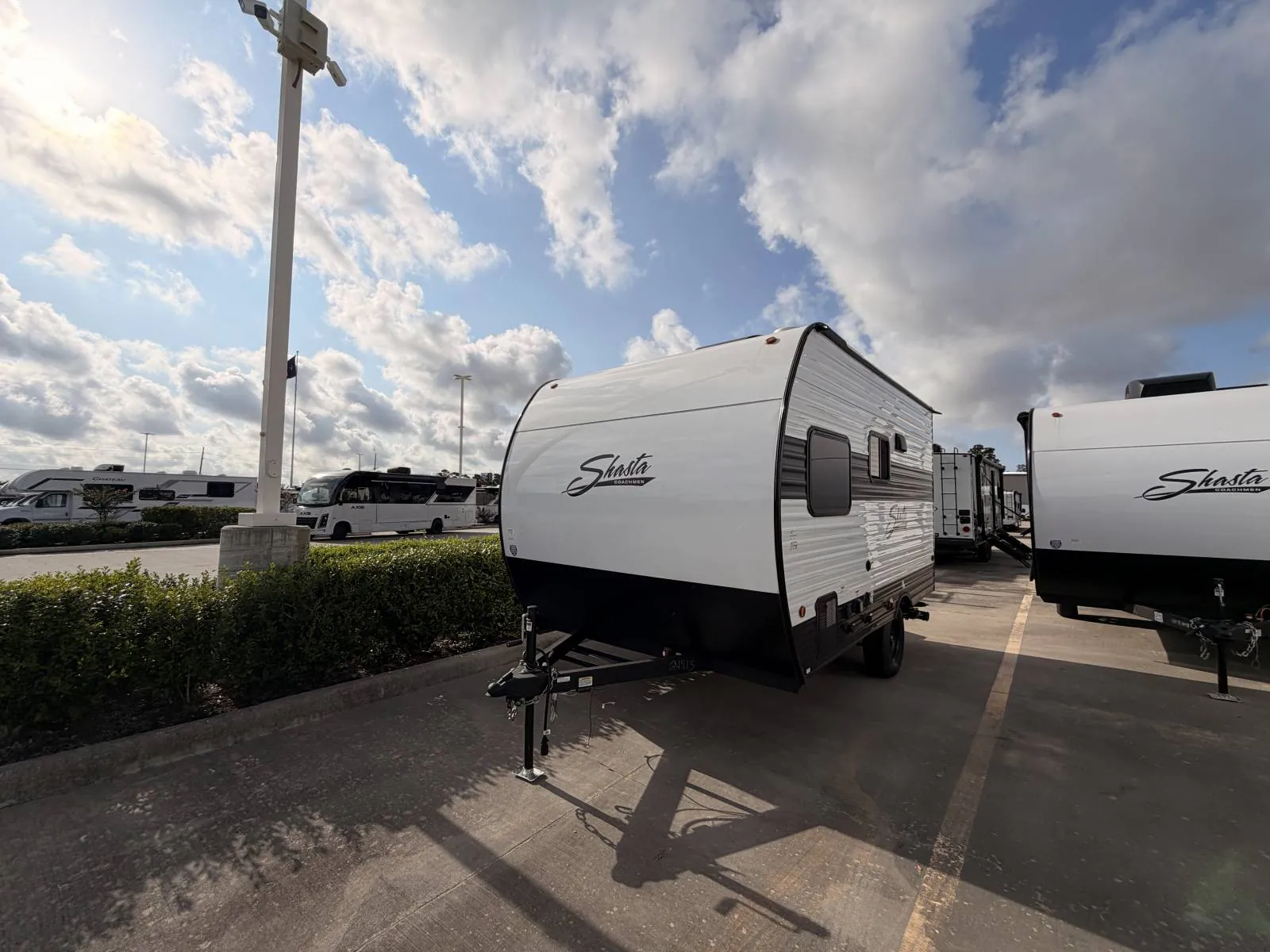 2026 Coachmen Shasta Compact 17DB - Photo 2