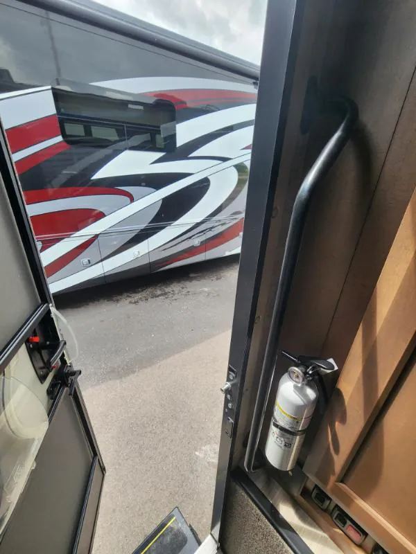 2022 Thor Motor Coach Magnitude Super C XG32, Photos photo 44