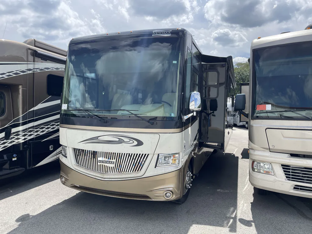 2016 Newmar Canyon Star 3921, Photos photo 6