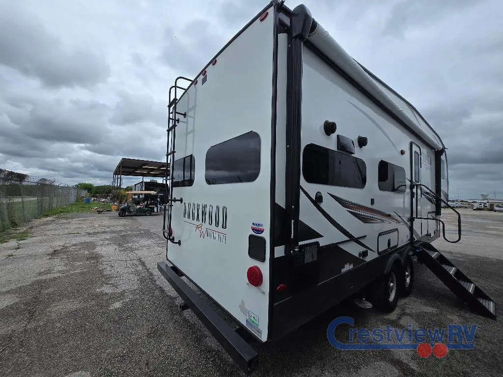 2021 Forest River Rockwood Ultra Lite 2622RK - Photo 4