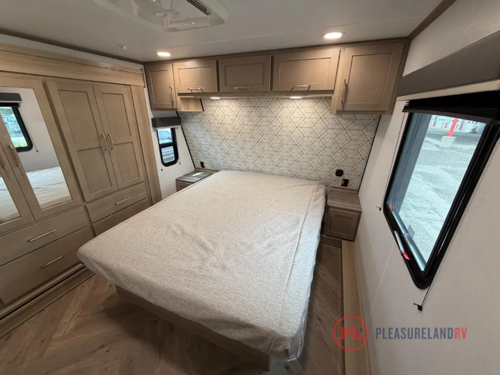 2026 Keystone Raptor 420, Photos photo 29