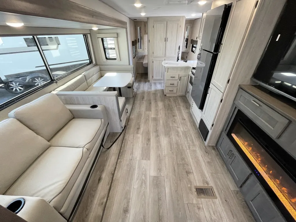 2026 Coachmen Catalina Legacy Edition 273DBHCK, Photos photo 4