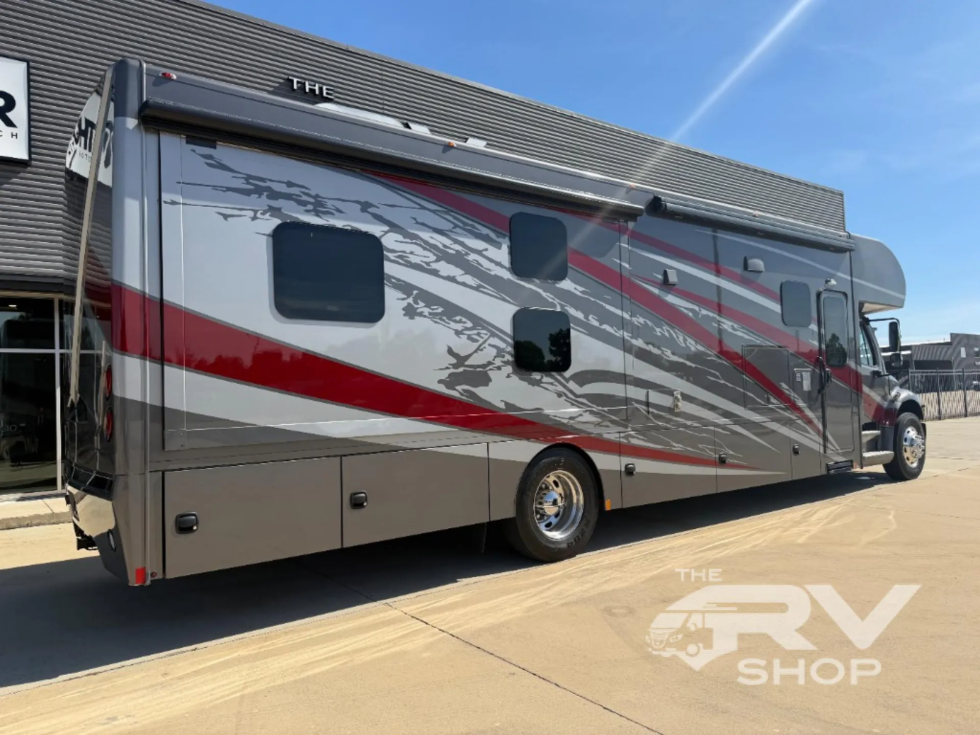 2022 Renegade RV Valencia 38BB - Photo 4