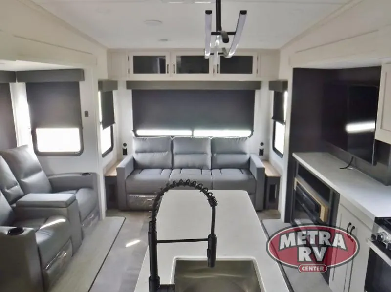2026 Coachmen Chaparral 336TSIK - Photo 4