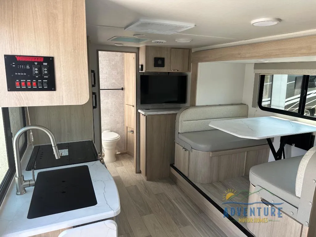 2024 Winnebago Micro Minnie 2108FBS - Photo 4