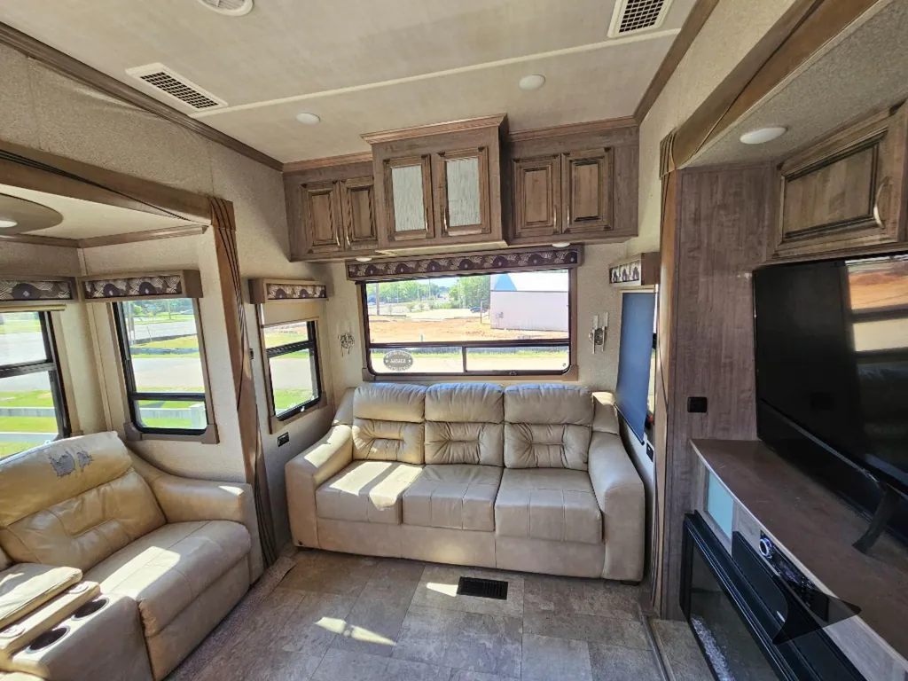 2020 Forest River Cedar Creek Champagne Edition 38EL, Photos photo 37