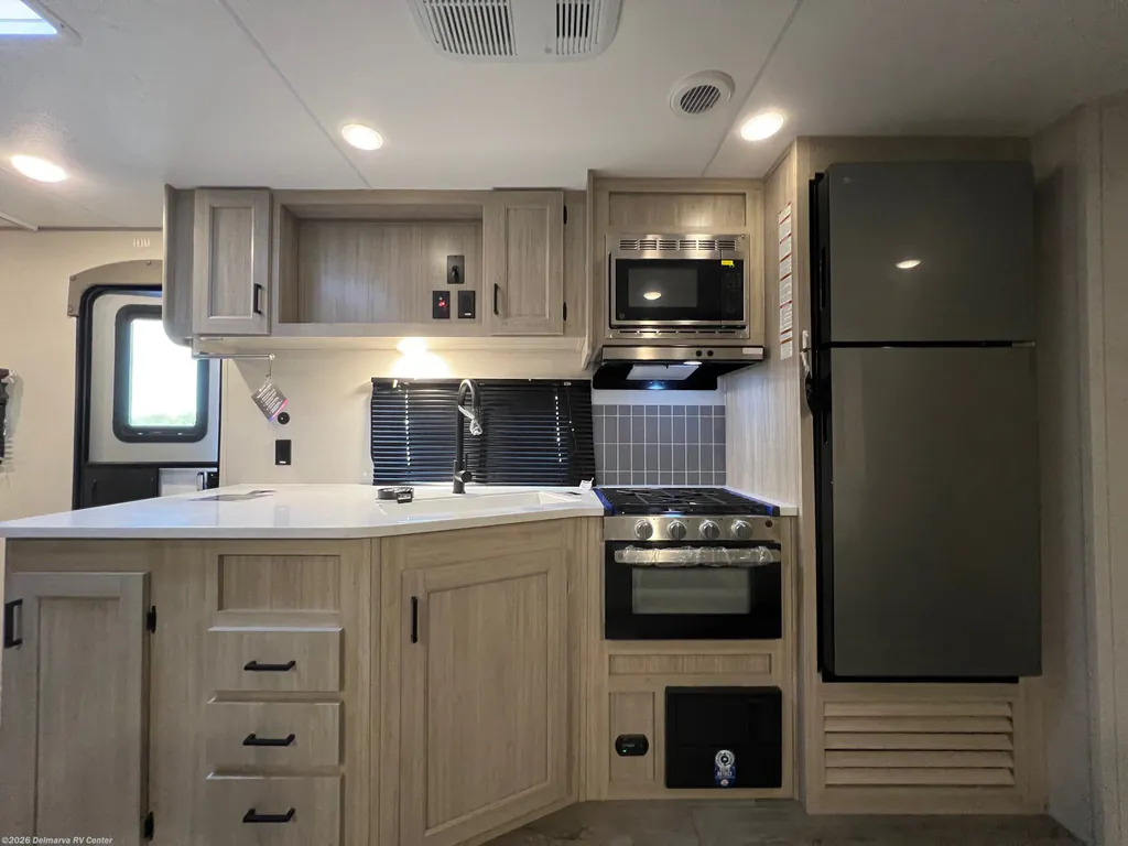 2026 Coachmen Catalina Legacy Edition 243RBS, Photos photo 18