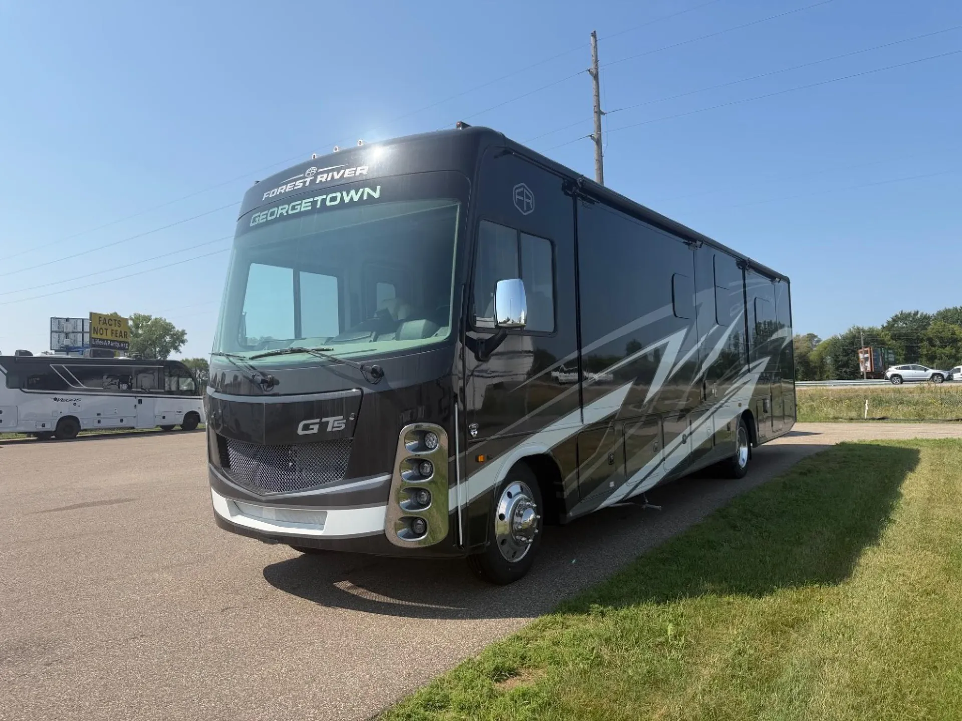 2026 Forest River Georgetown 5 Series GT5 34H5 - Photo 4