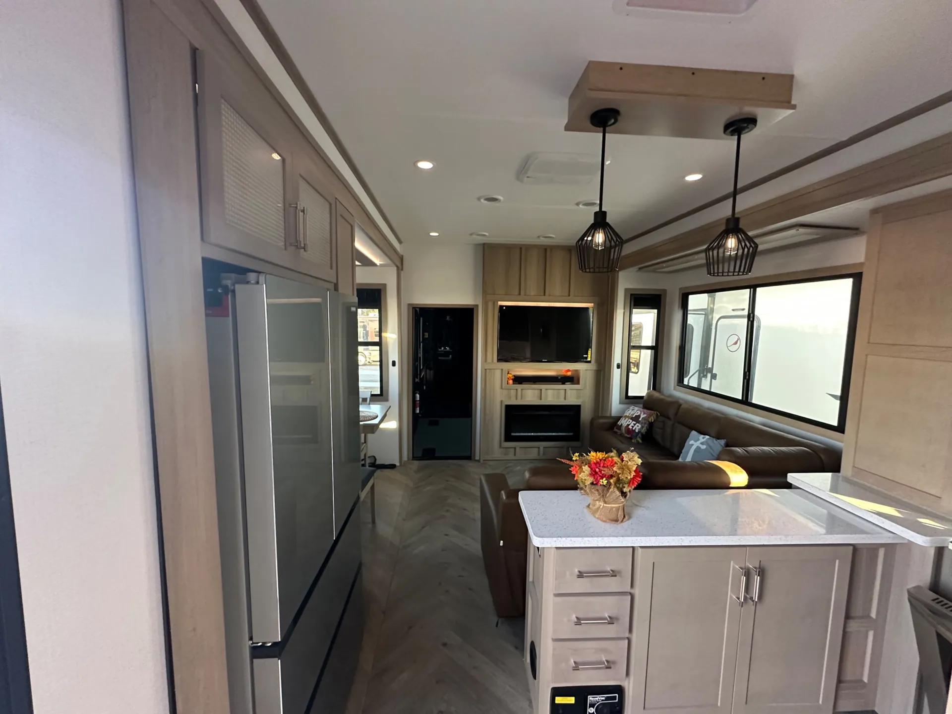 2025 Keystone Raptor 441 - Photo 3