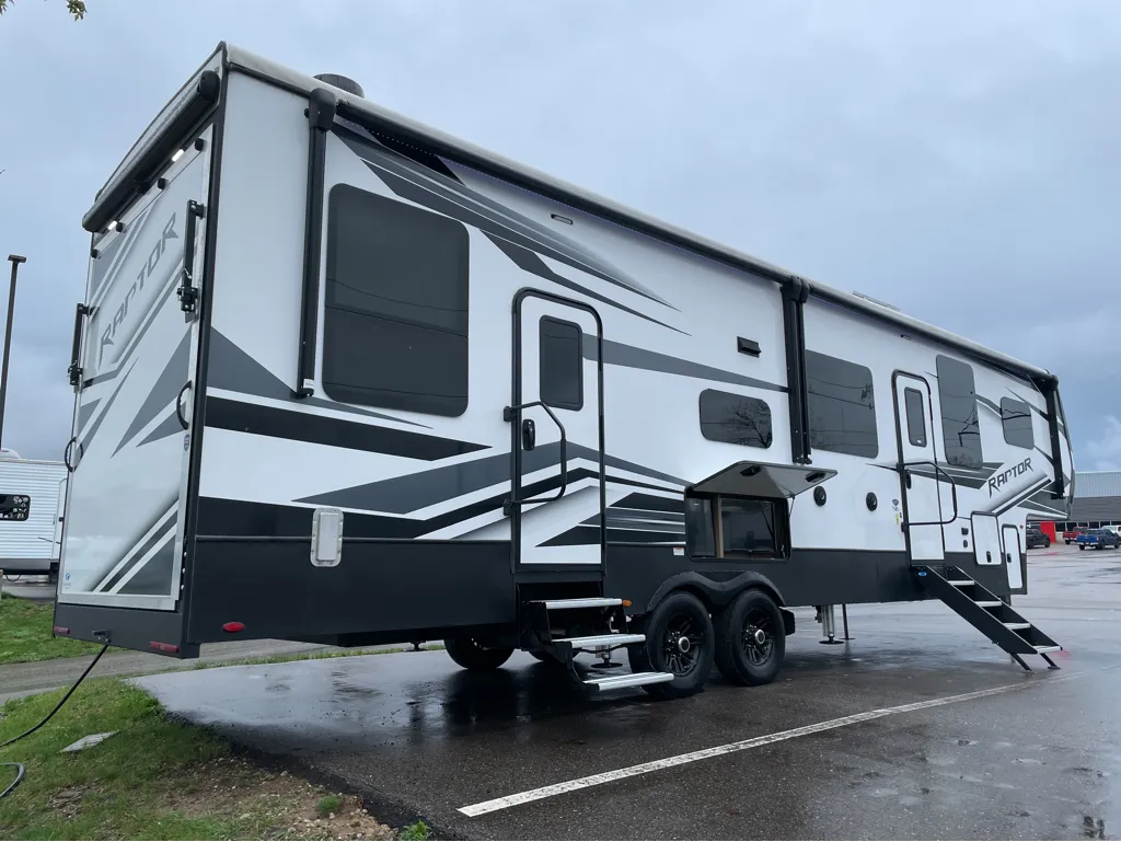 2022 Keystone Raptor 351 - Photo 4