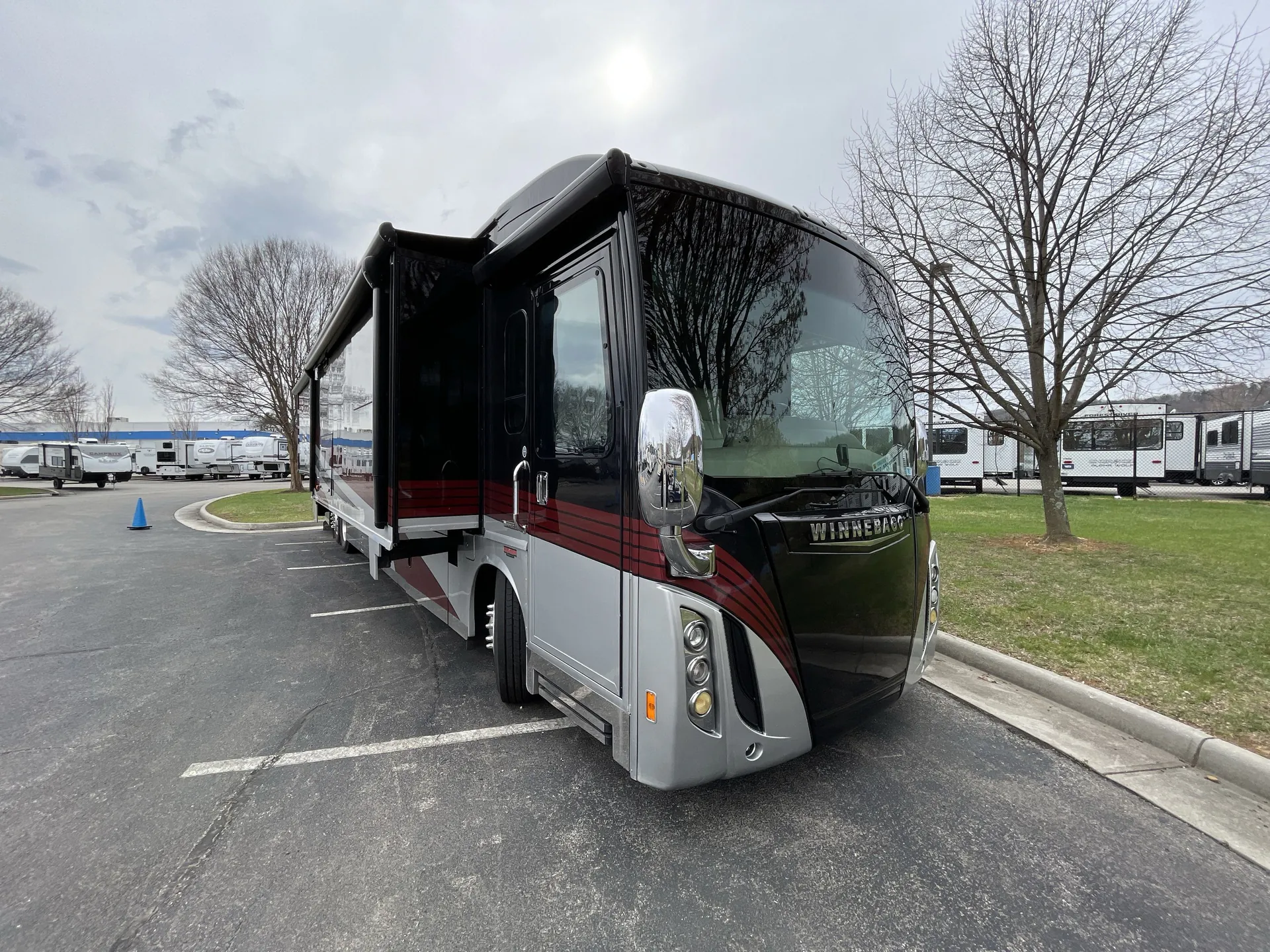 2017 Winnebago Tour 45RD - Photo 2