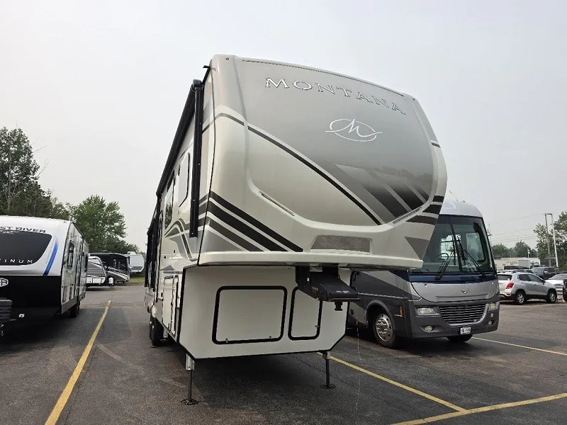 2022 Keystone Montana 3231CK