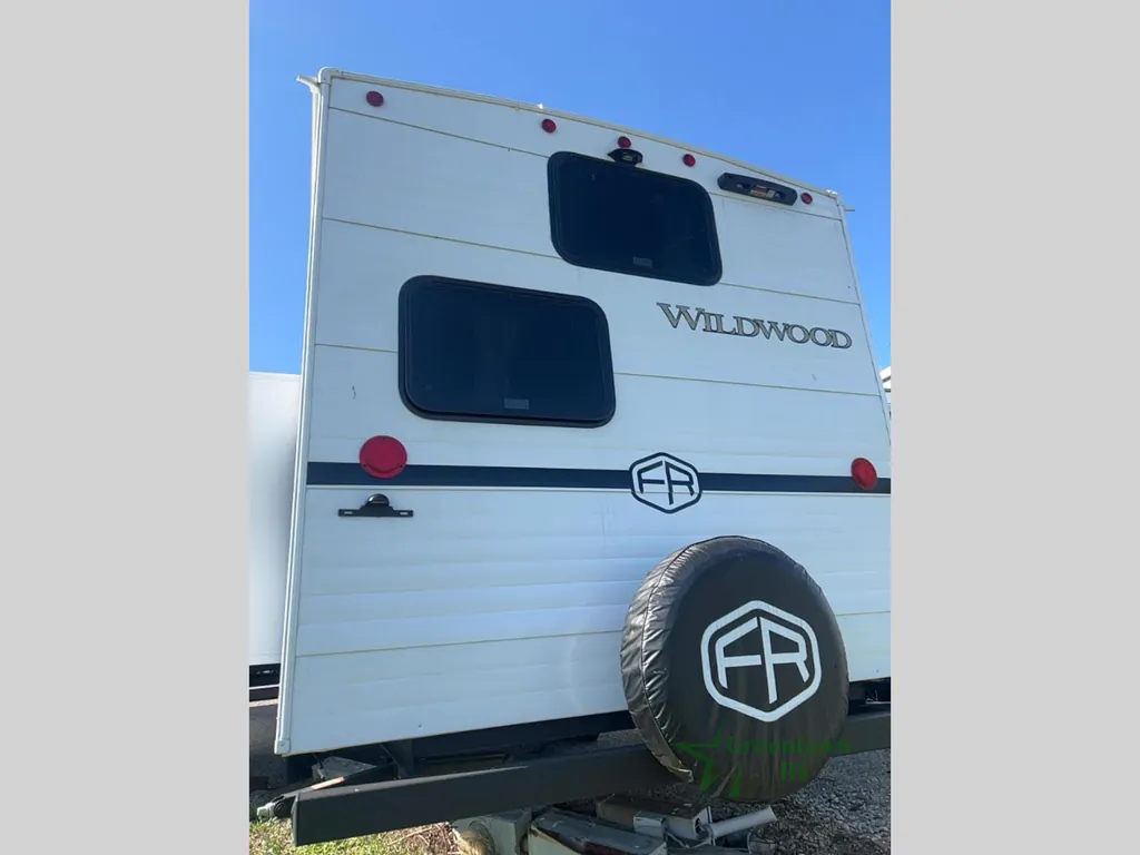 2026 Forest River Wildwood 300ICE, Photos photo 9