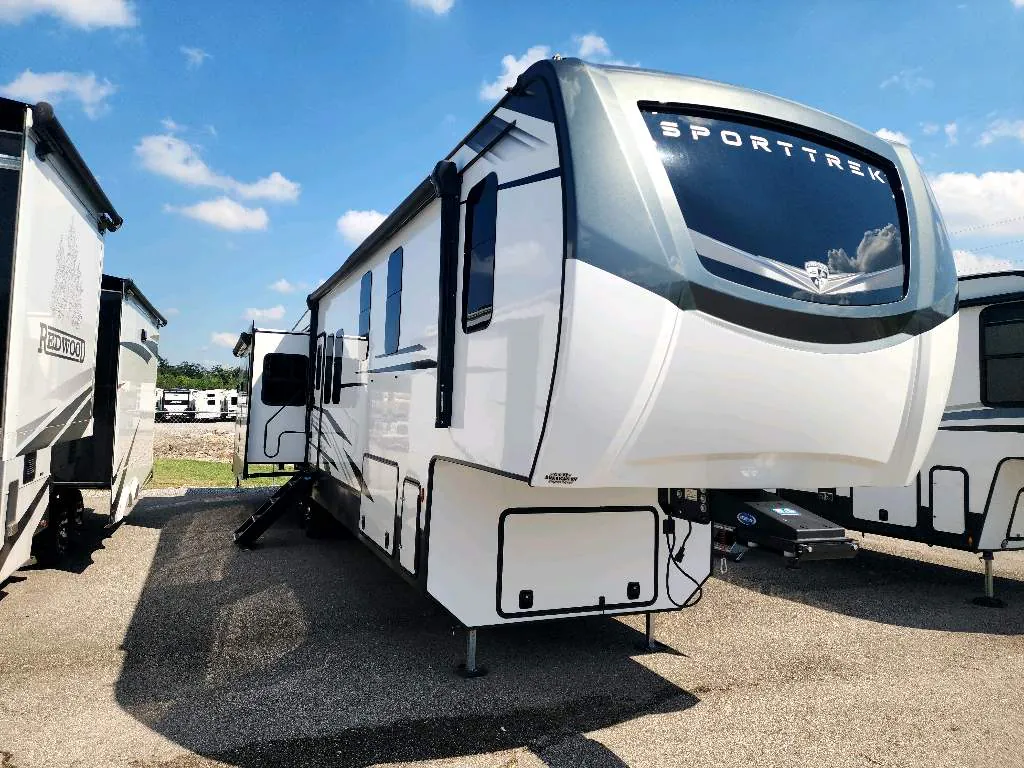 2025 Venture RV SportTrek 5 Touring Edition STTF363VFR - Photo 2