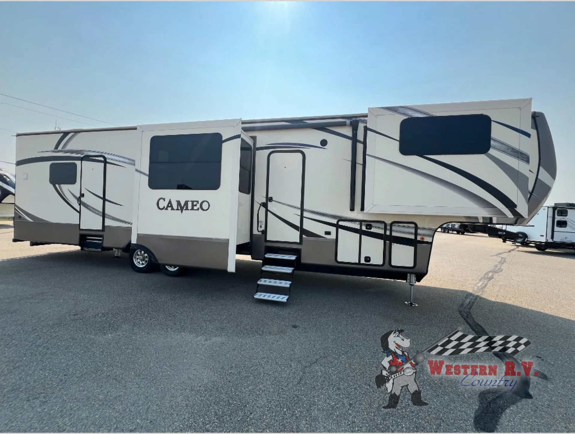 2018 CrossRoads Cameo 3801FL - Photo 4