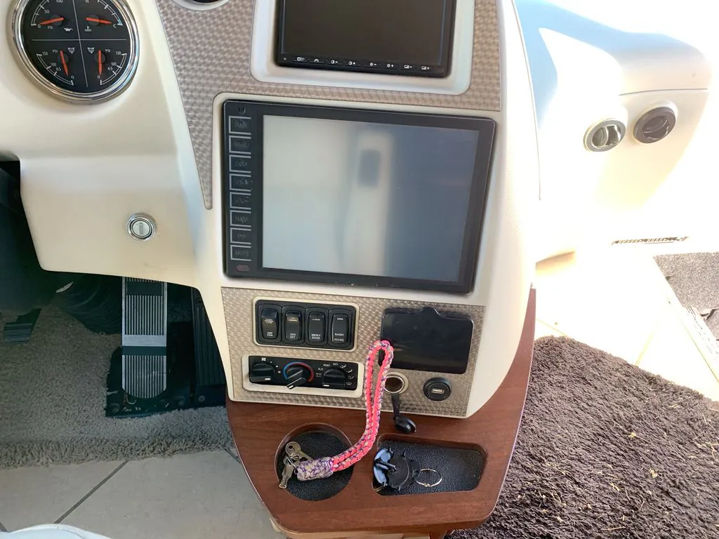 2014 Winnebago Journey 36M - Photo 3