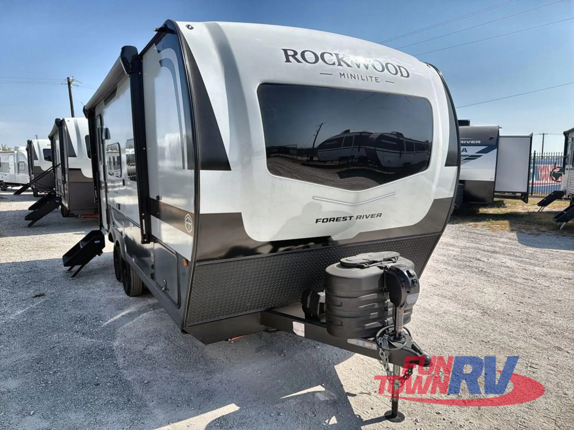 2027 Forest River Rockwood Mini Lite 2109S