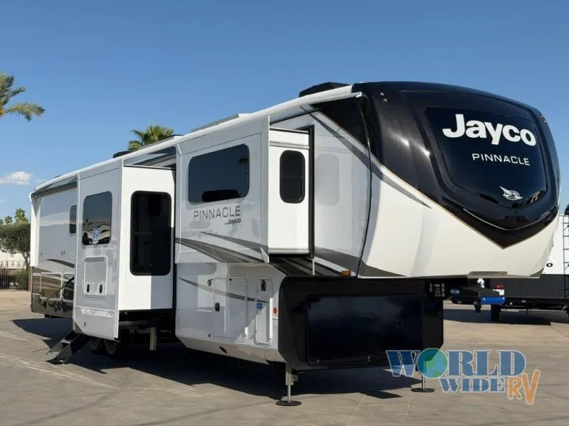 2026 Jayco Pinnacle 39FLOK - Photo 2