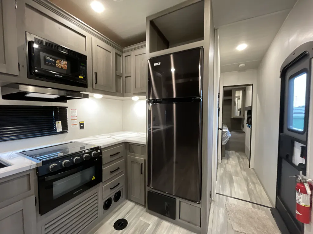 2024 Keystone Raptor 429, Photos photo 8
