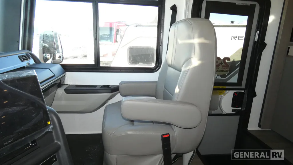2027 Entegra Coach Vision XL 36C, Photos photo 10