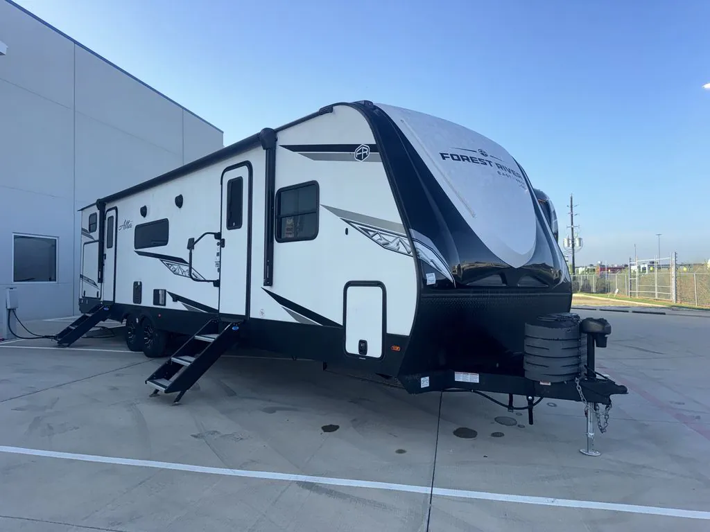 2025 East to West Alta 3150KBH dealer photo 1 from Blue Compass RV
