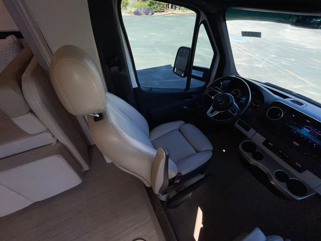 2022 Thor Motor Coach Tiburon 24FB, Photos photo 25