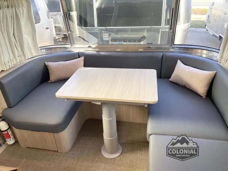 2025 Airstream Globetrotter 25FB - Photo 4