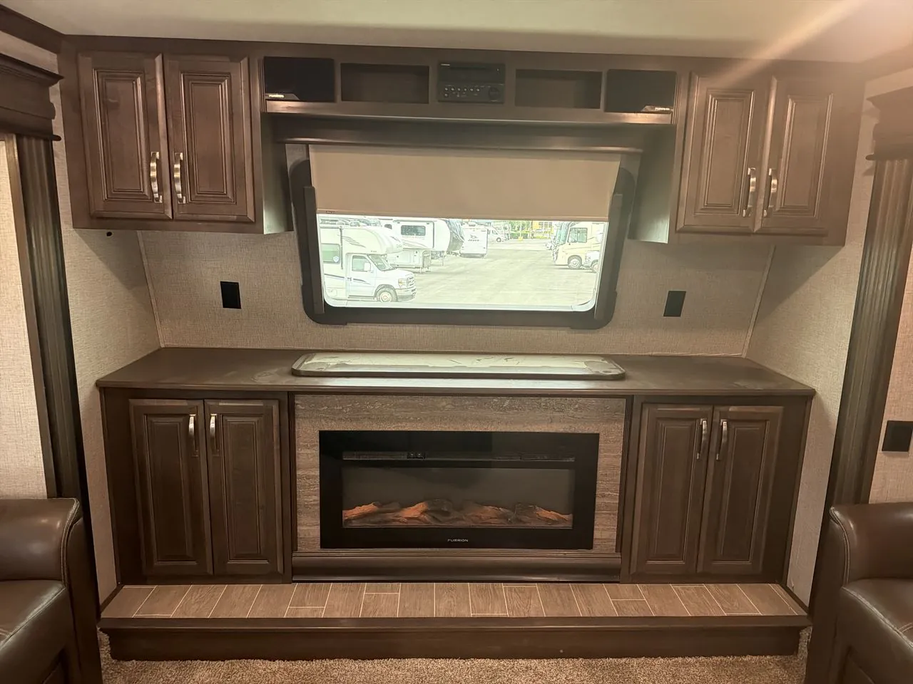 2019 Keystone Alpine 3700FL - Photo 4