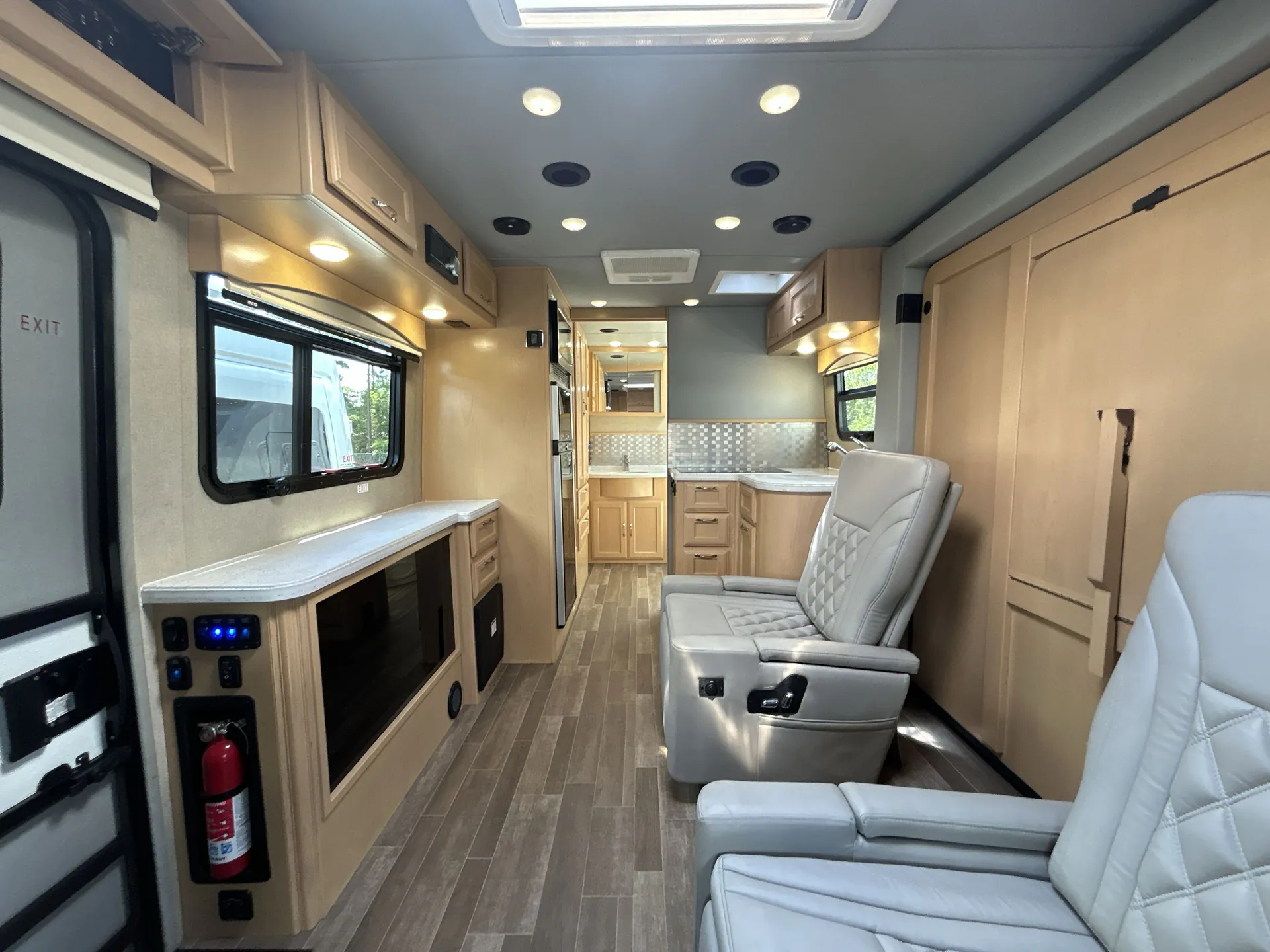 2019 Regency Ultra Brougham 25MB — living area main