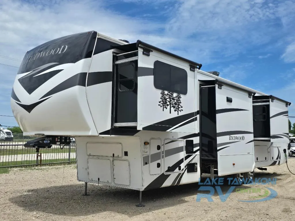2022 Redwood RV Redwood 3951MB - Main photo