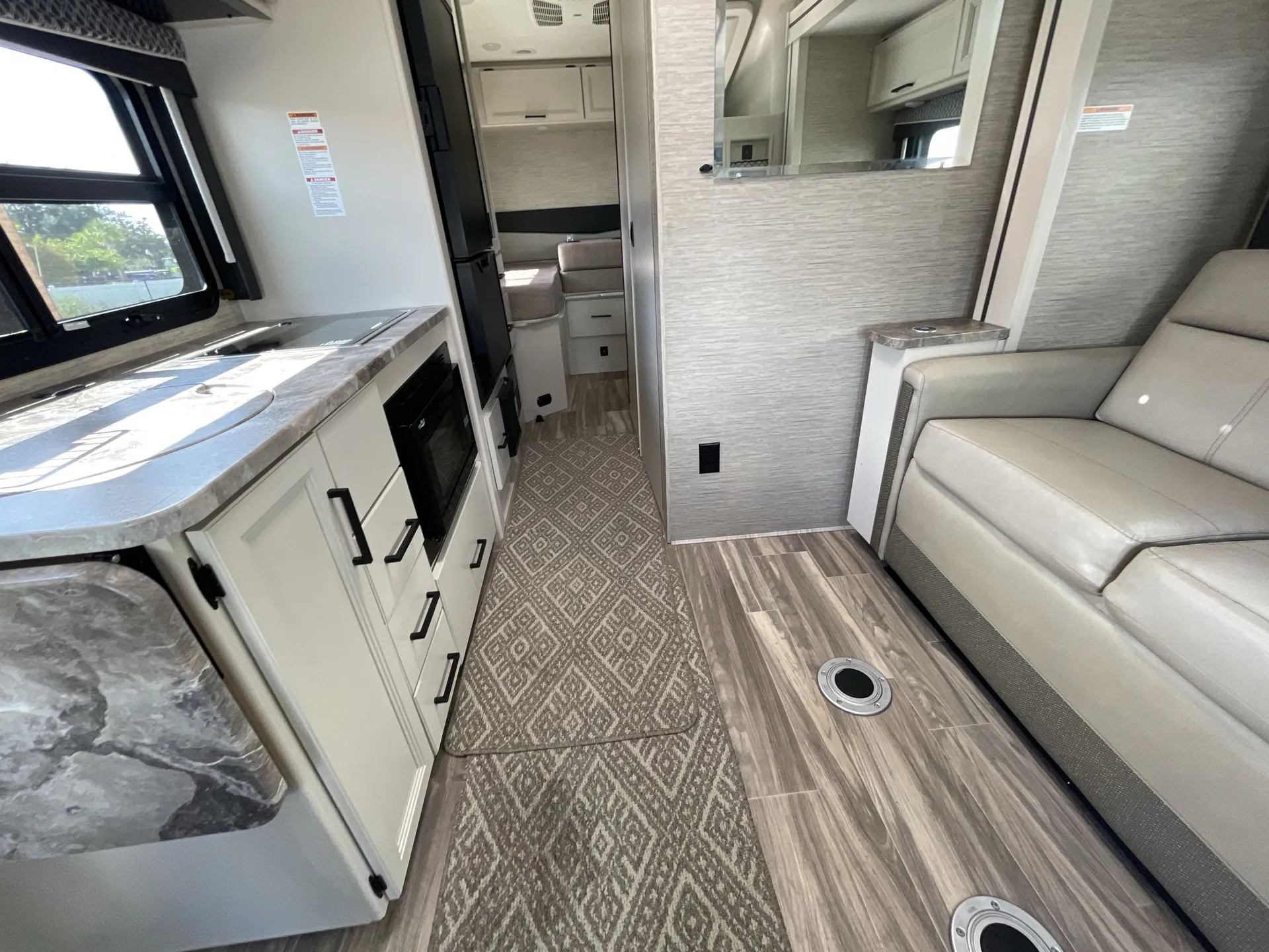 2023 Thor Motor Coach Gemini 24KB — living area main