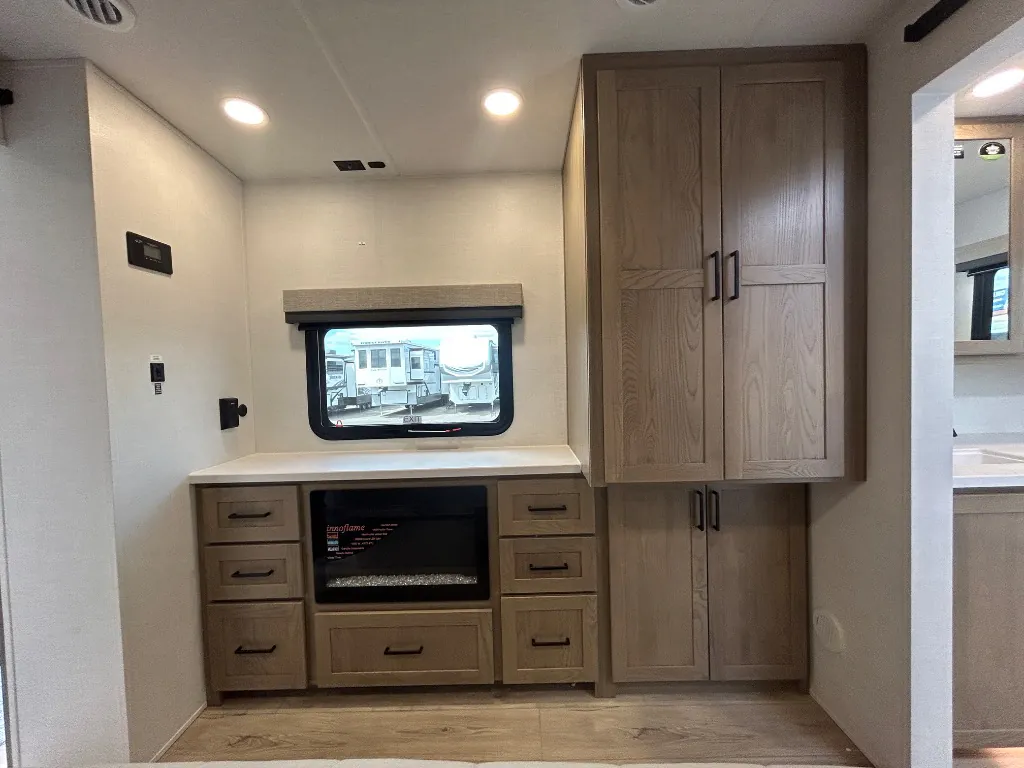 2027 Forest River Flagstaff Super Lite 26MBR — Photo 5