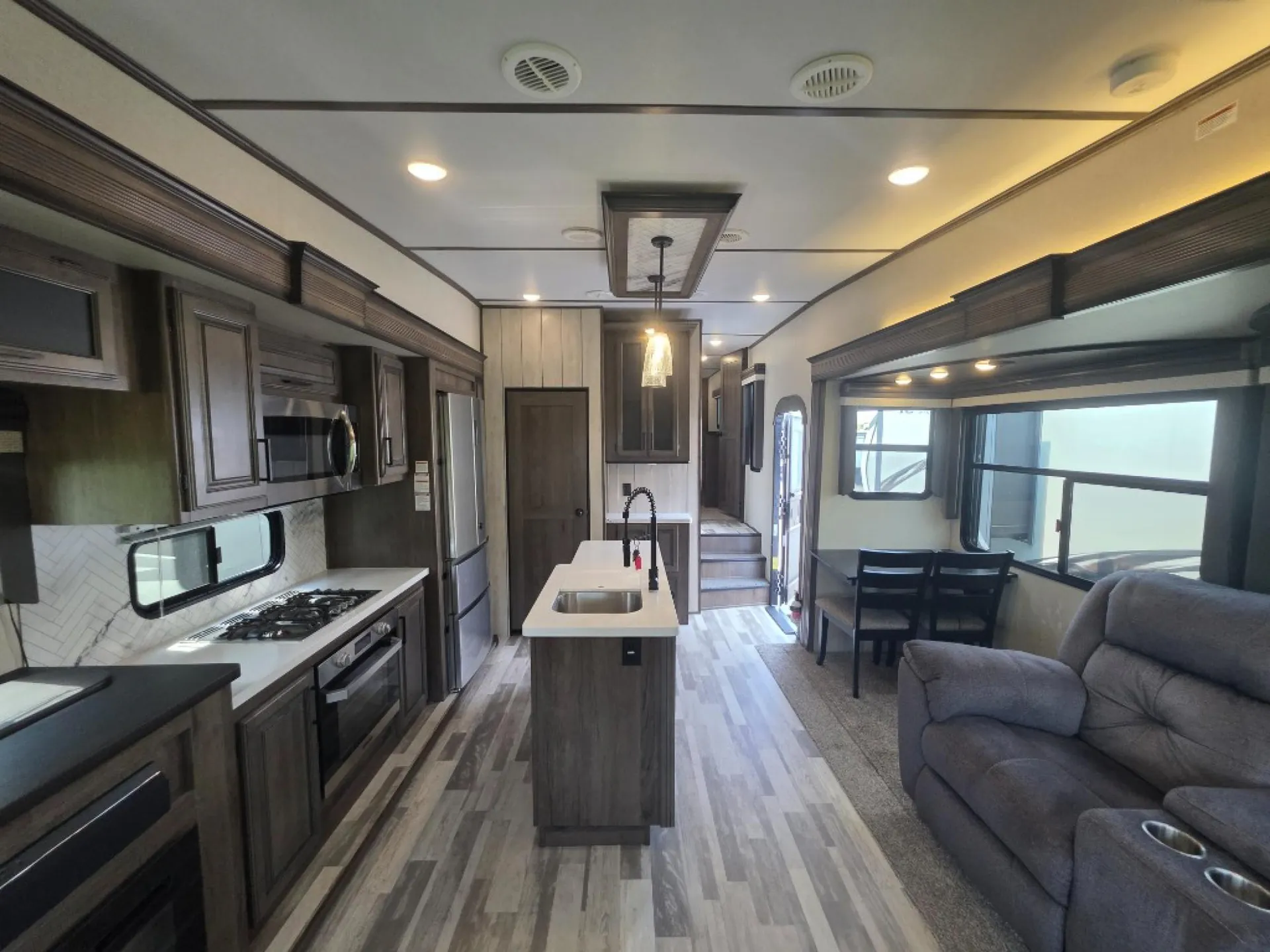 2020 Forest River Wildcat 32WB — Photo 8