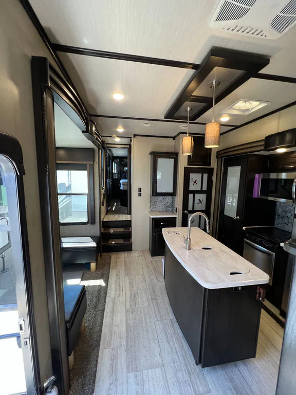 2018 Grand Design Momentum 376TH, Photos photo 21