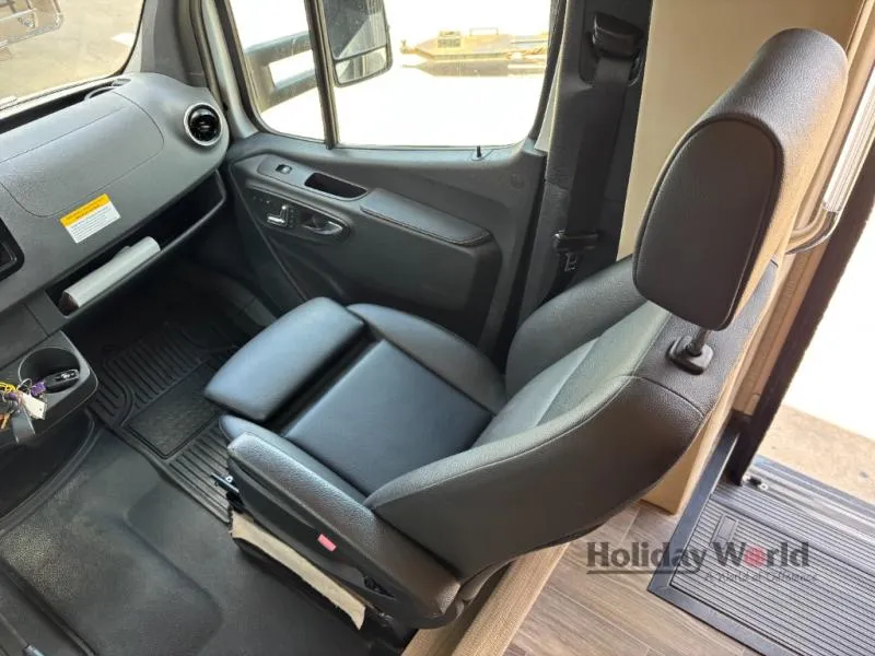 2020 Tiffin Wayfarer 25 RW - Photo 4