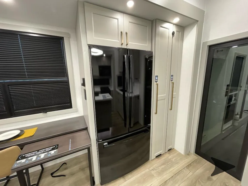 2027 Brinkley Model G 3970, Photos photo 28