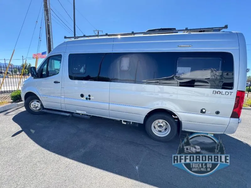 2021 Winnebago Boldt 70BL - Photo 2