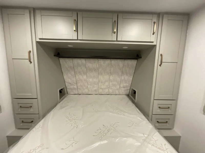 2026 Brinkley Model Z AIR 297, Photos photo 25