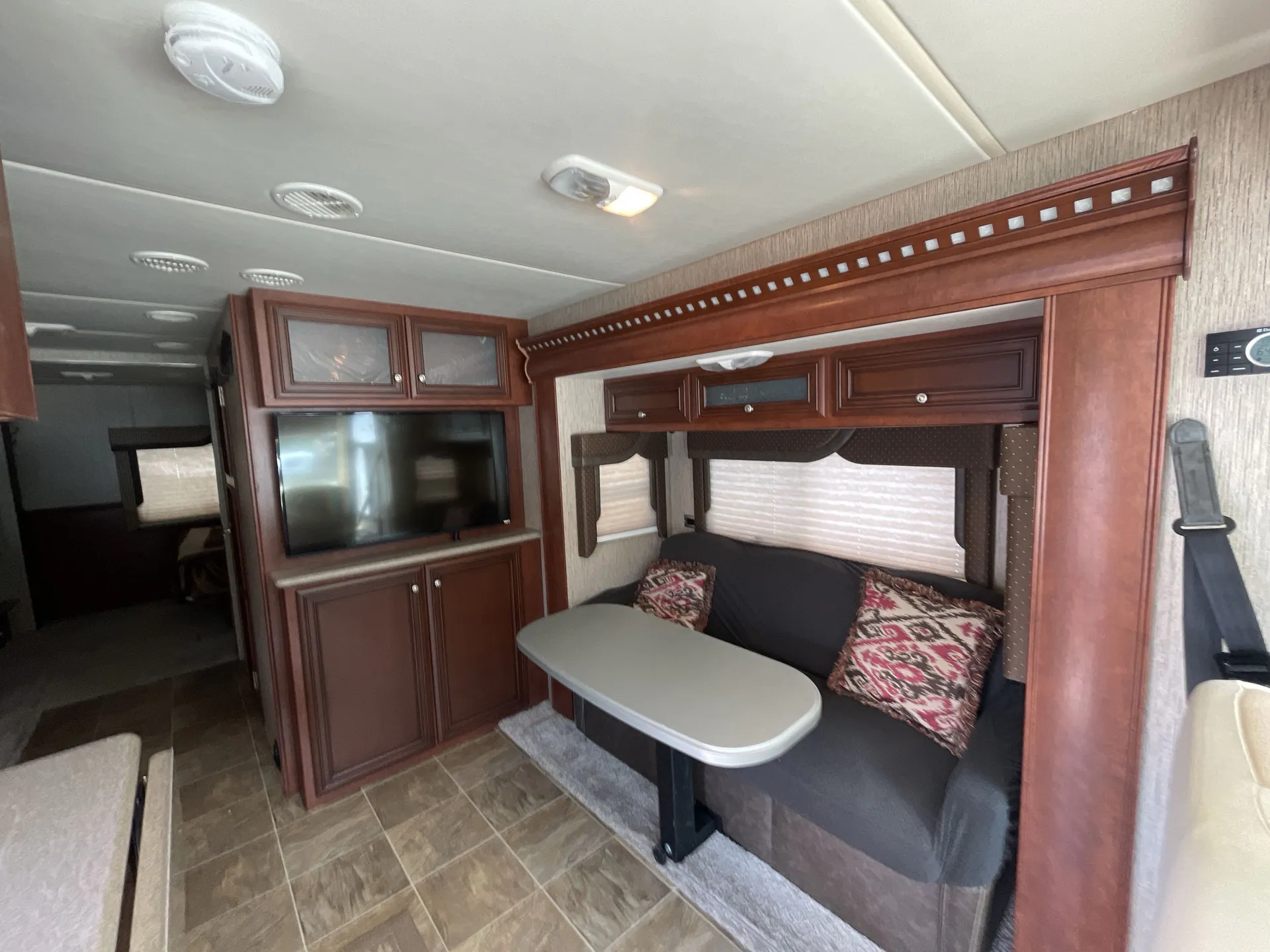 2017 Newmar Bay Star Sport 2812 — living area main
