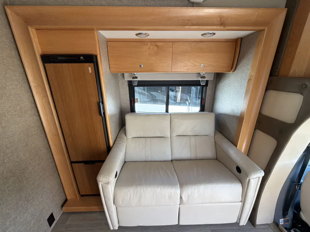 2017 Tiffin Wayfarer 24 QW, Photos photo 8
