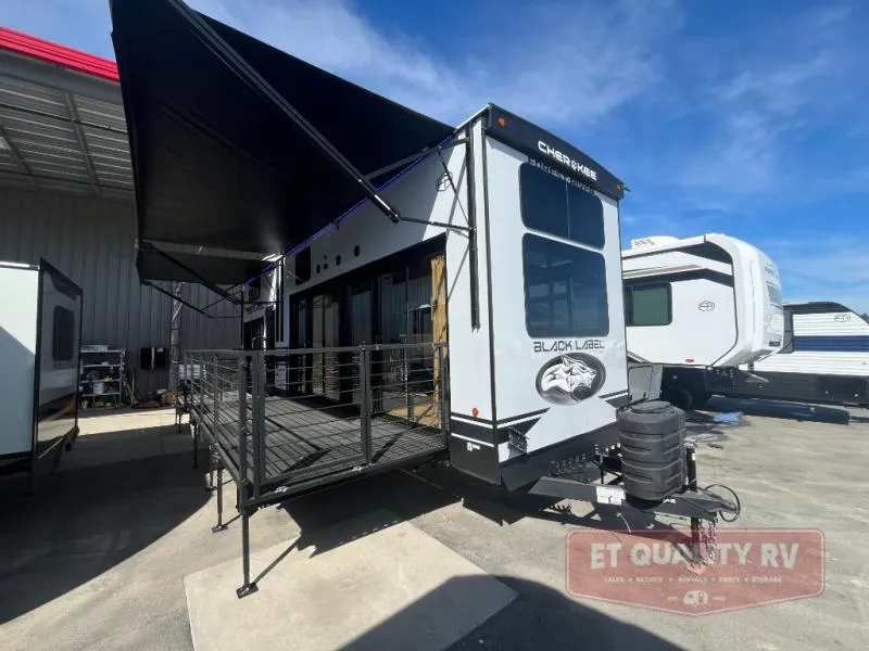 2026 Forest River Cherokee Timberwolf Black Label 27MDKBL - Photo 3