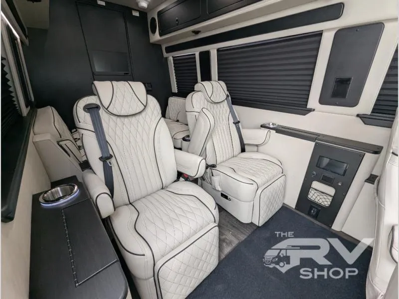 2026 Midwest Automotive Designs Luxe Cruiser D6 - Photo 4