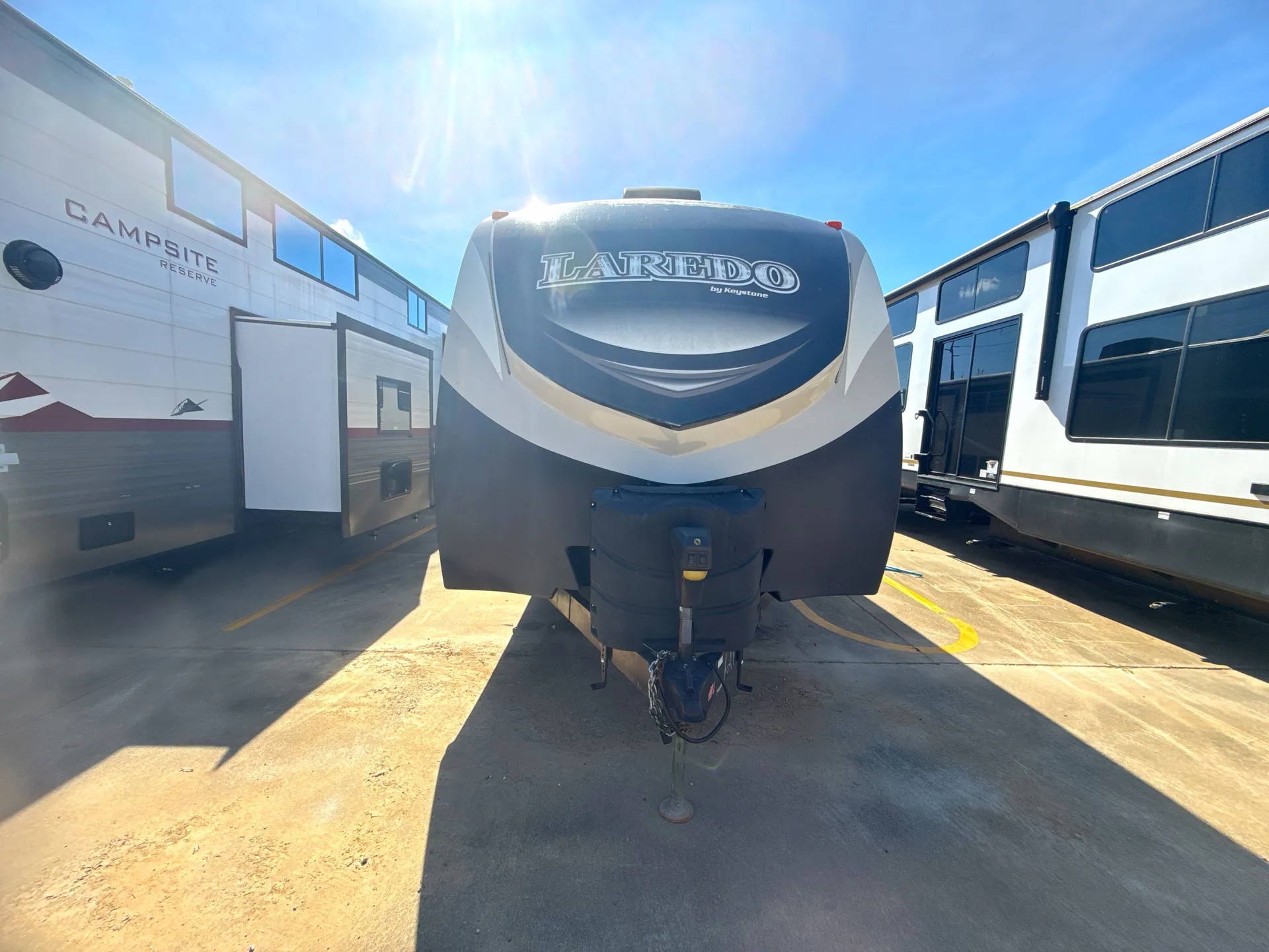 2018 Keystone Laredo 332BH — front