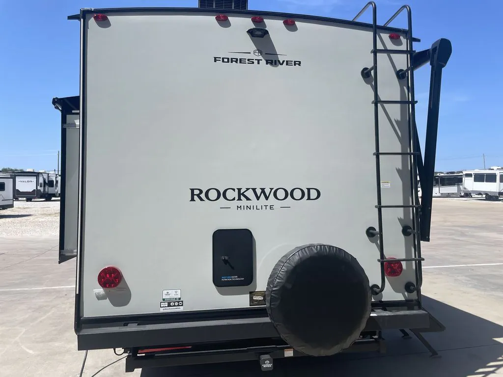 2027 Forest River Rockwood Mini Lite 2109S — Photo 6