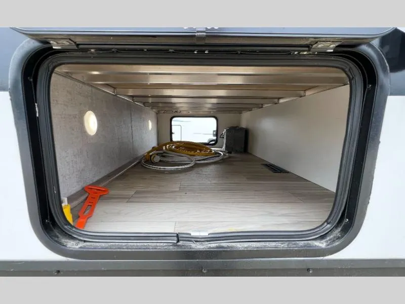 2023 Winnebago Minnie 2500FL - Photo 3