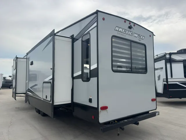 2022 Forest River Cherokee Arctic Wolf 3880 SUITE — Photo 5
