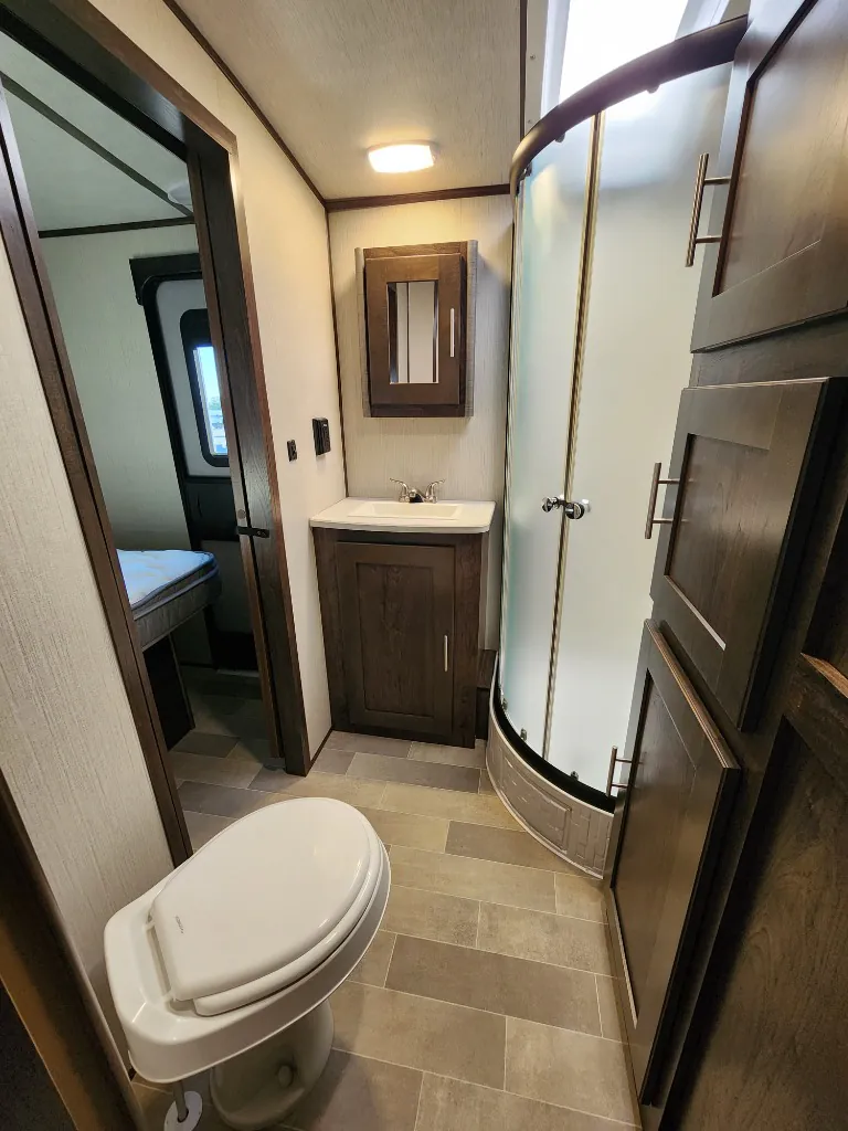 2019 Cruiser RV Radiance 25RL, Photos photo 26