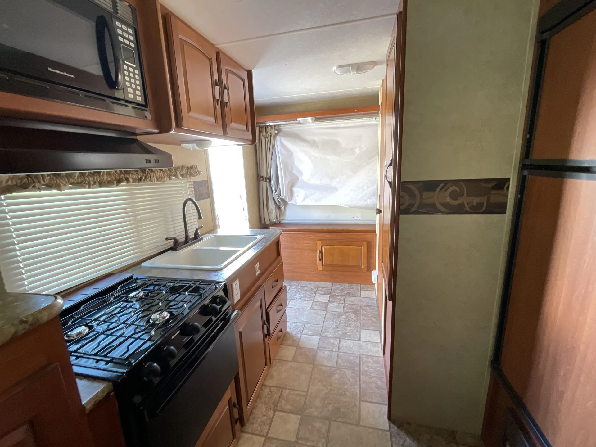 2012 Forest River Surveyor 192T — living area main