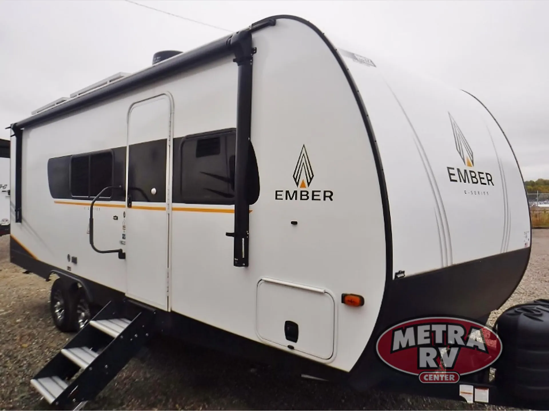 2024 Ember RV E-Series 22MLQ - Photo 2