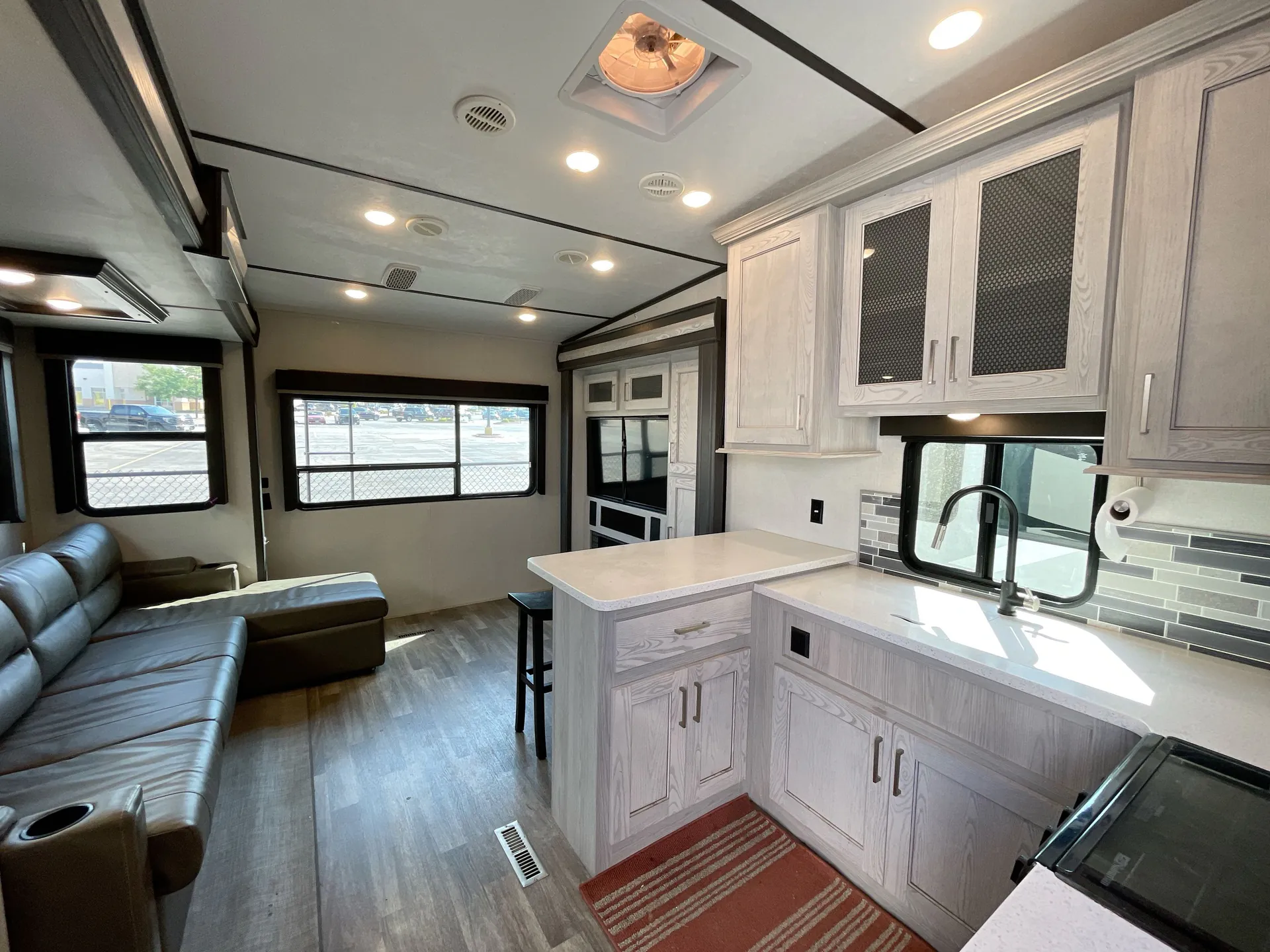 2021 Keystone Montana High Country 280CK — living area main